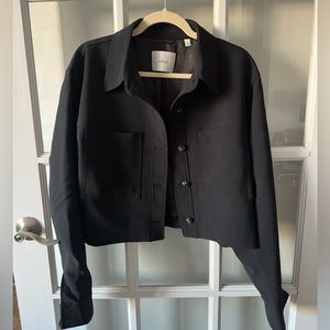 Aritzia Little Cropped Jacket. Black, Crepette material. Size L. Only worn once!